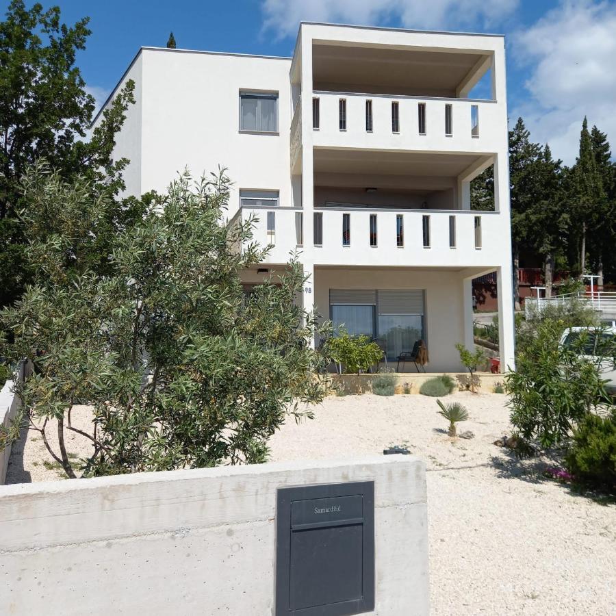 Apartmani Tin Starigrad Paklenica Bagian luar foto
