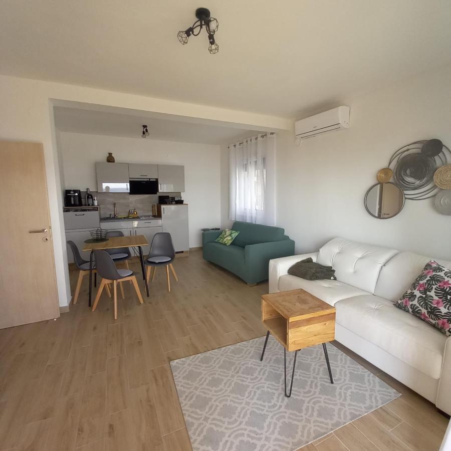 Apartmani Tin Starigrad Paklenica Bagian luar foto